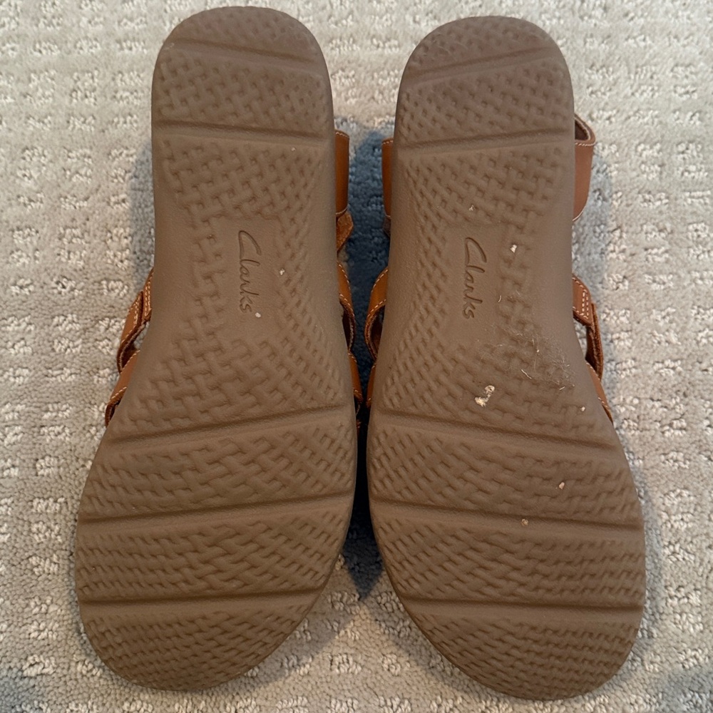 Clarks Women's Tan Strappy Sandals 7.5 - Picture 3 of 4